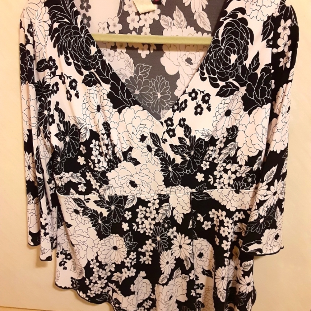 Womens Cocoma Black & White Top Size Large